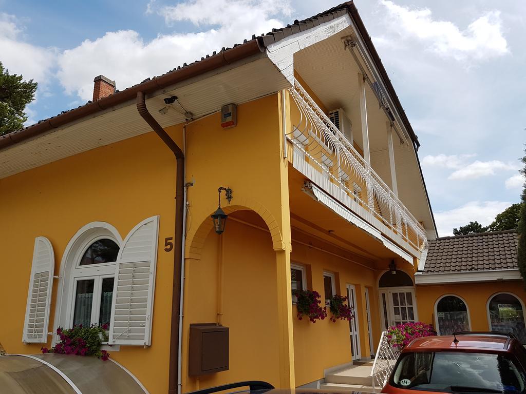 Hotel Ilona Vendeghaz Siófok Exteriér fotografie